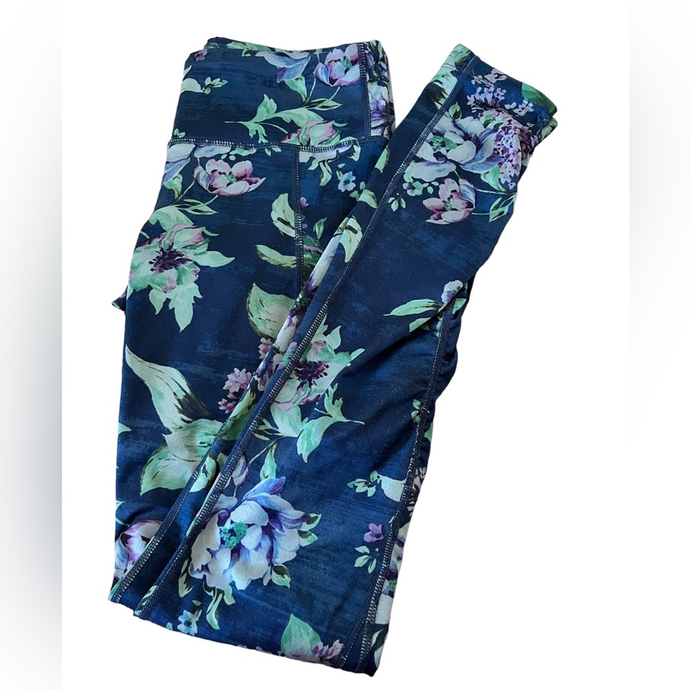 Kiragrace Printed Floral Leggings Ruched bottom made in USA size small botanical